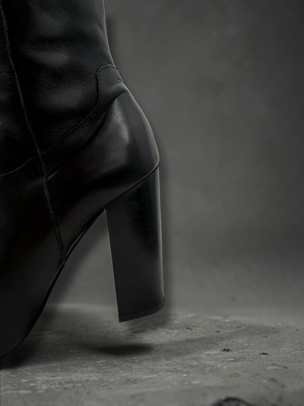 Saks Fifth Avenue Leather Heeled Ankle Boots Size 7 - Picture 3 of 5